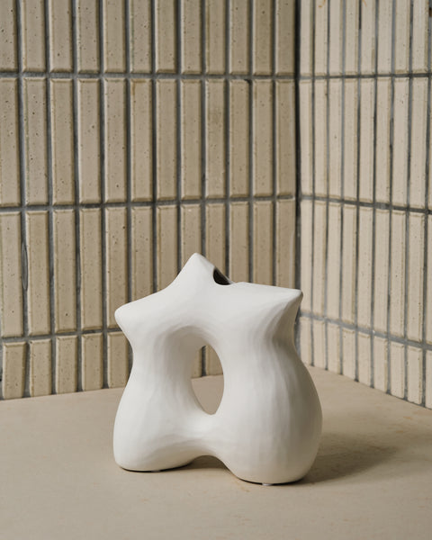 Kundo Vases