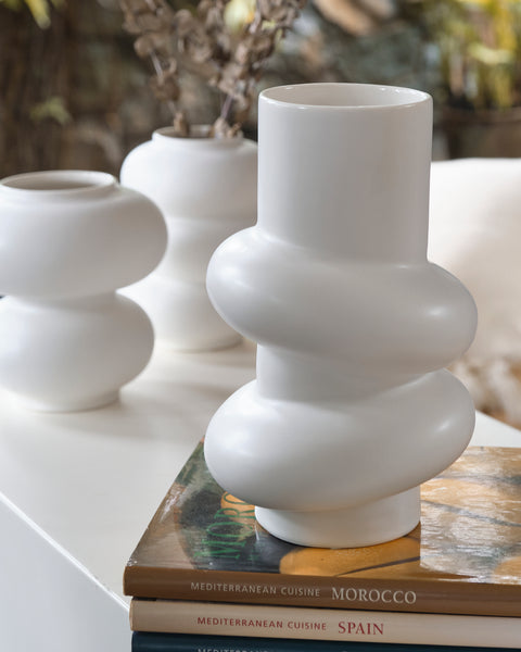 Kuraudo Vases