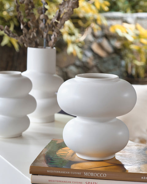Kuraudo Vases