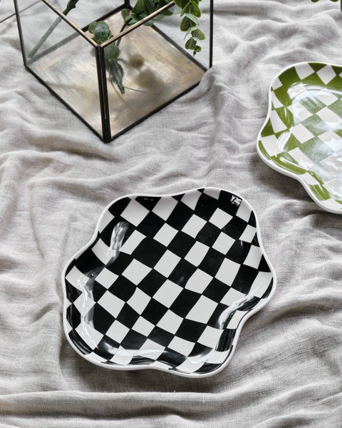 Wavy Squares Plate