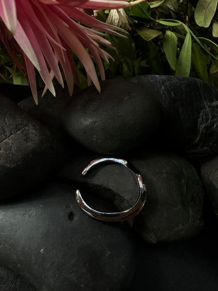 Valaria Collection - Silver Wavy Ring