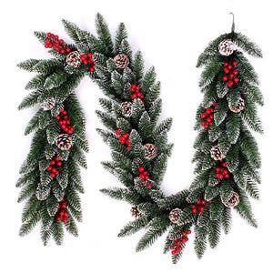 Faye Christmas Garland - Berry