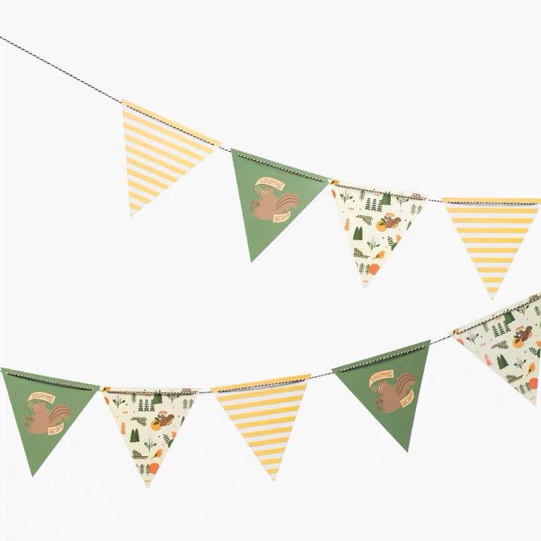Creamy Pennant Banner (Squirrel)