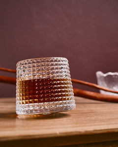 Giuseppe Swinging Glass