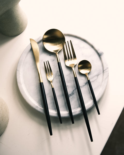 Kelly Cutlery Set (in white or black) - Set of 5