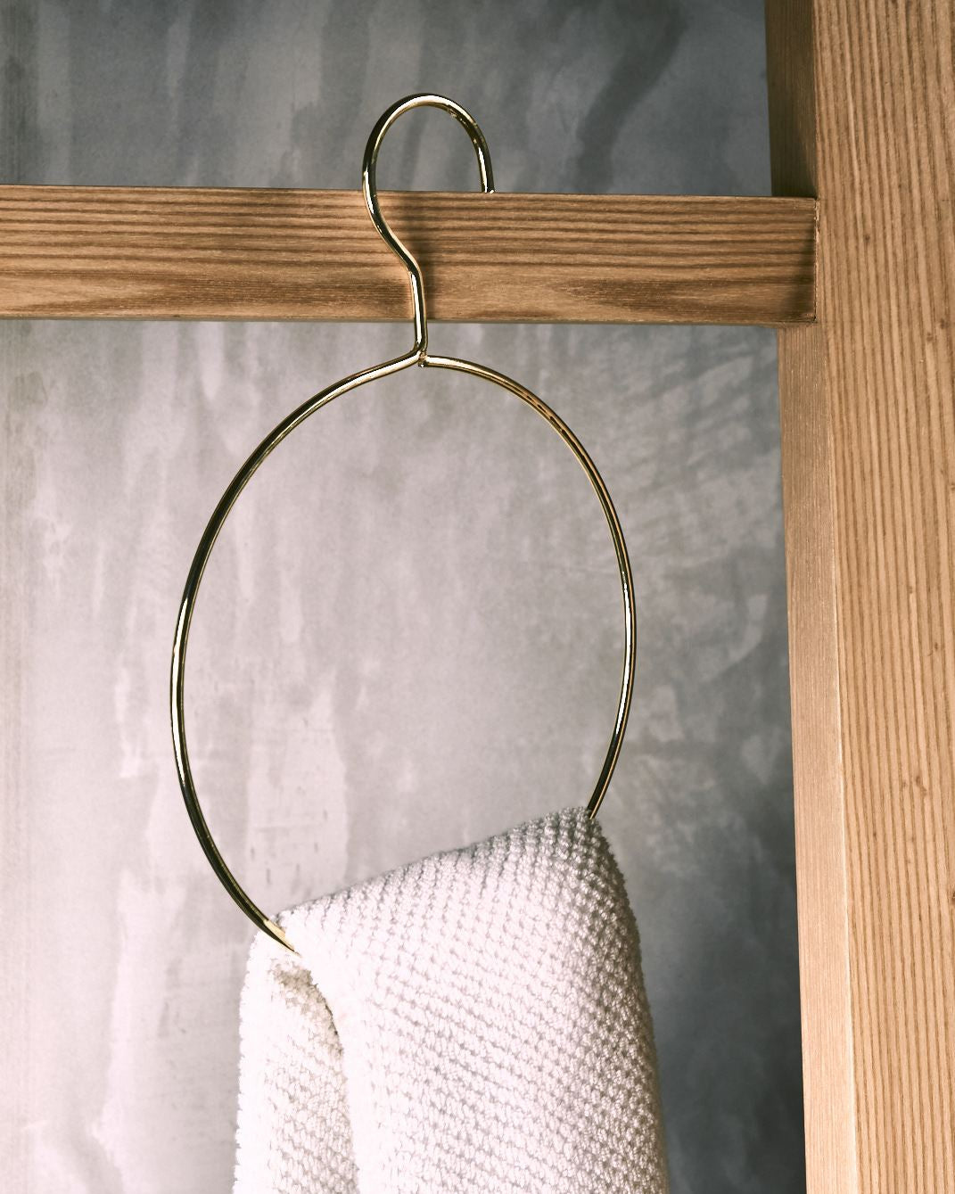 Gold Round Hanger
