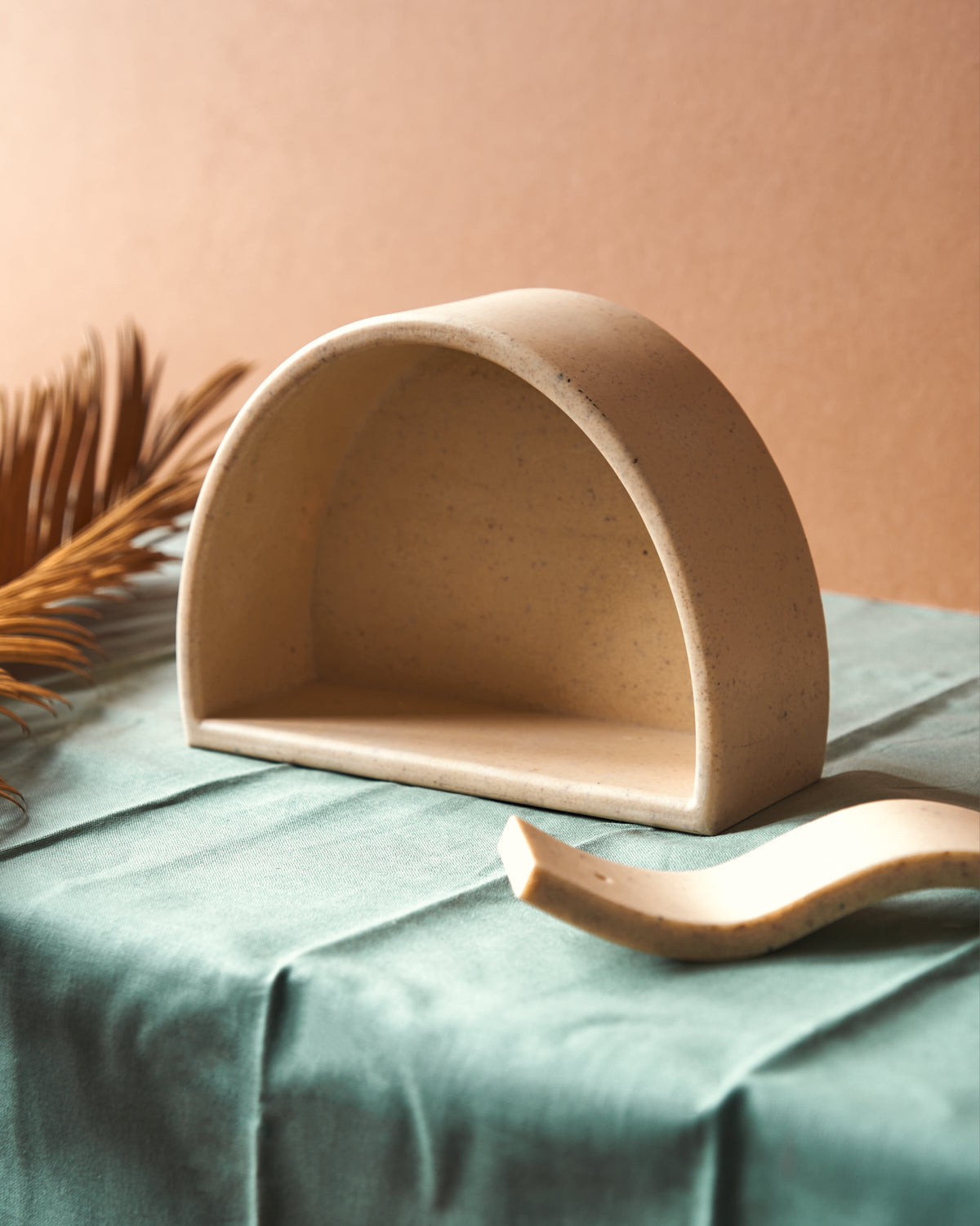 Meier Arch Table Decor